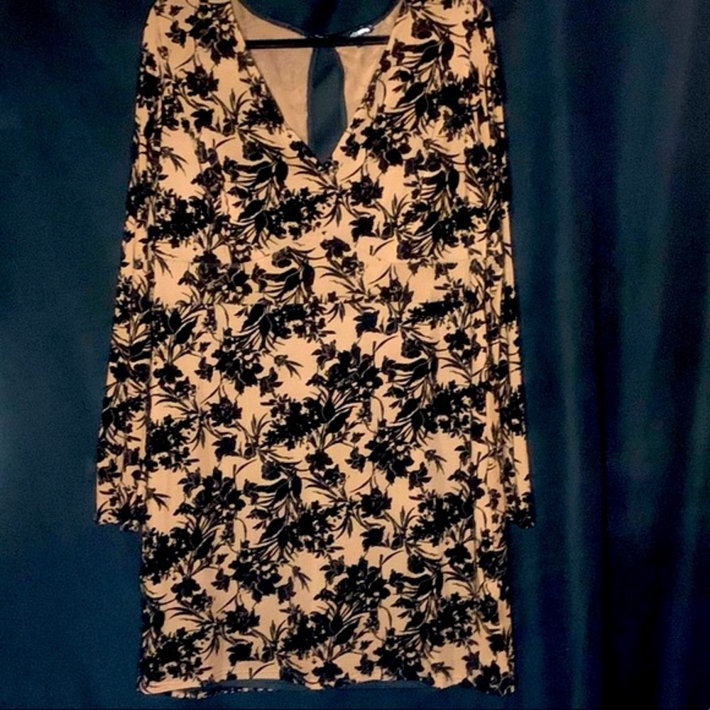 Fashion Nova 3XL Tan Dress with Black Velvety Flowers NWOT